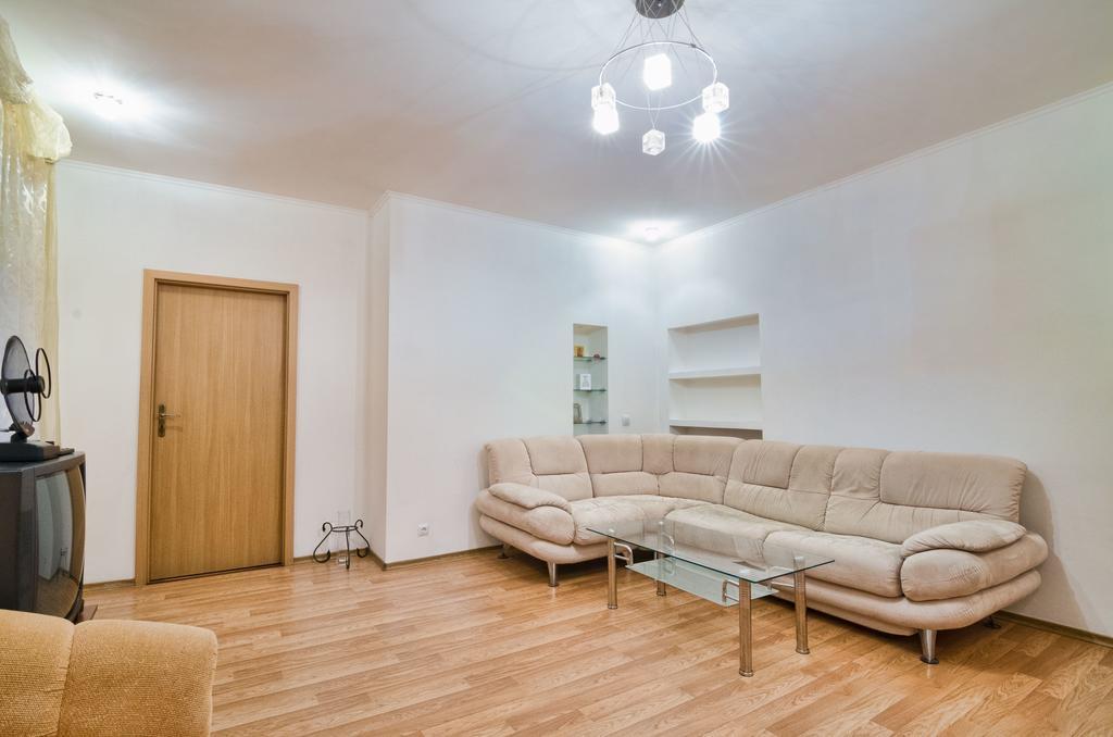 Apartamenty Lesi Ukrainky 17 Лвив Стая снимка