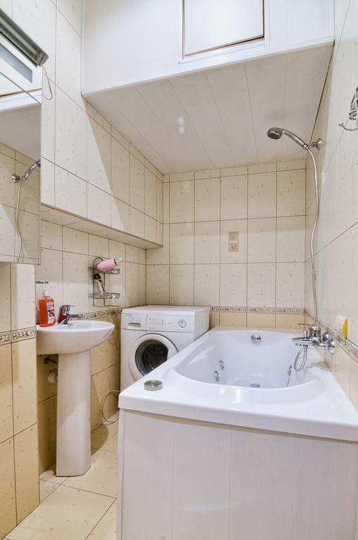 Apartamenty Lesi Ukrainky 17 Лвив Екстериор снимка